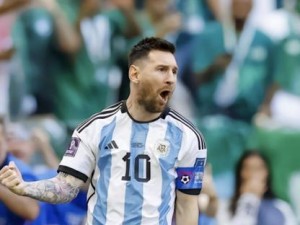 阿根廷队世界杯比赛中以希腊阵容进球为主题的精彩表现（希腊防线无法阻挡的阿根廷进攻火力）