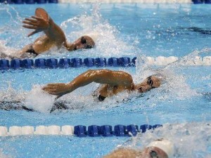 提高游泳200米技巧的秘诀（轻松游完200米，关键在于这个技巧！）